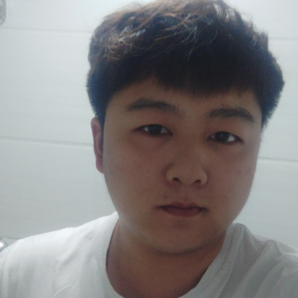 远 飞的照片