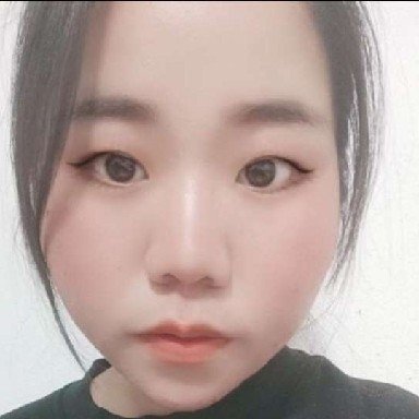 糊涂挽手流沙的照片