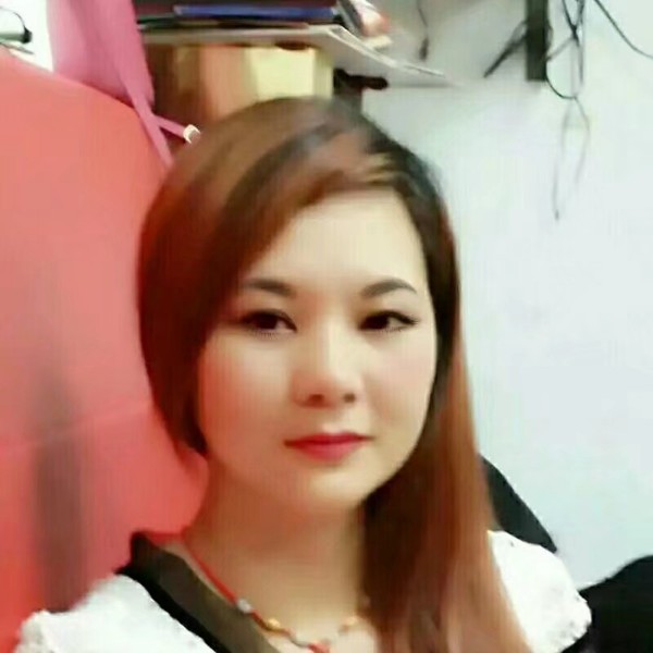 菠萝邂逅斑驳的照片