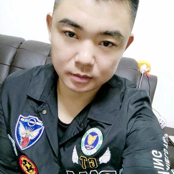 丁杰杰的照片