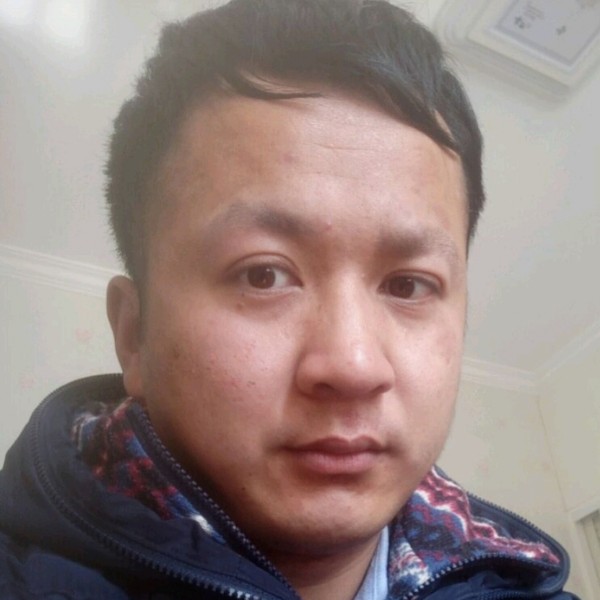 奔流水的照片