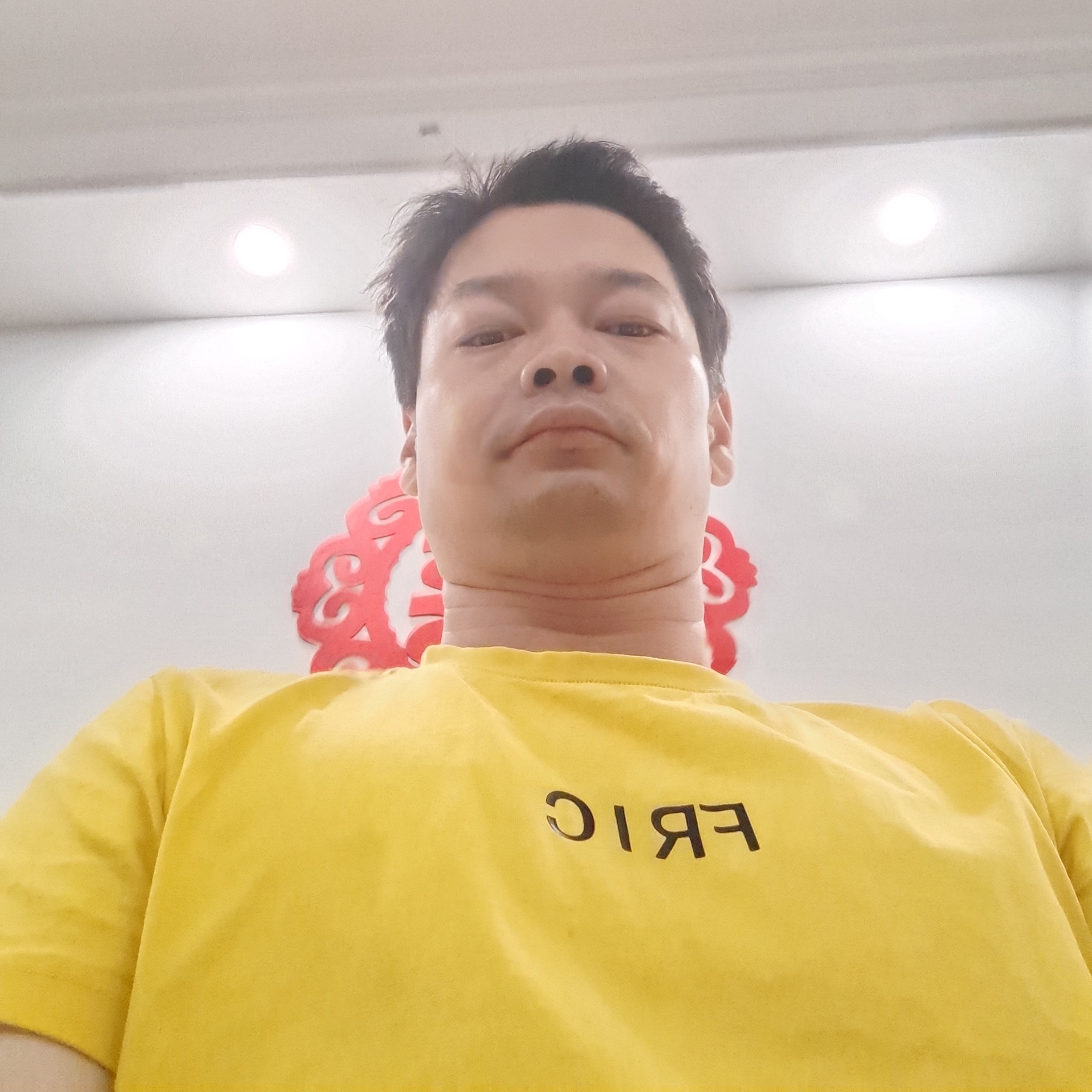 还单身蹙眉发卡的照片