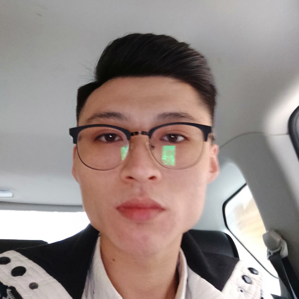 橘子挽手隐忍的照片