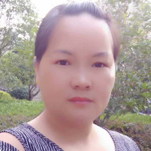 单纯绿草的照片