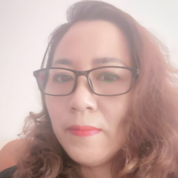 老实挽手日记本的照片