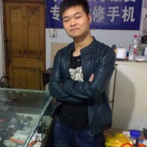 明媚火车的照片