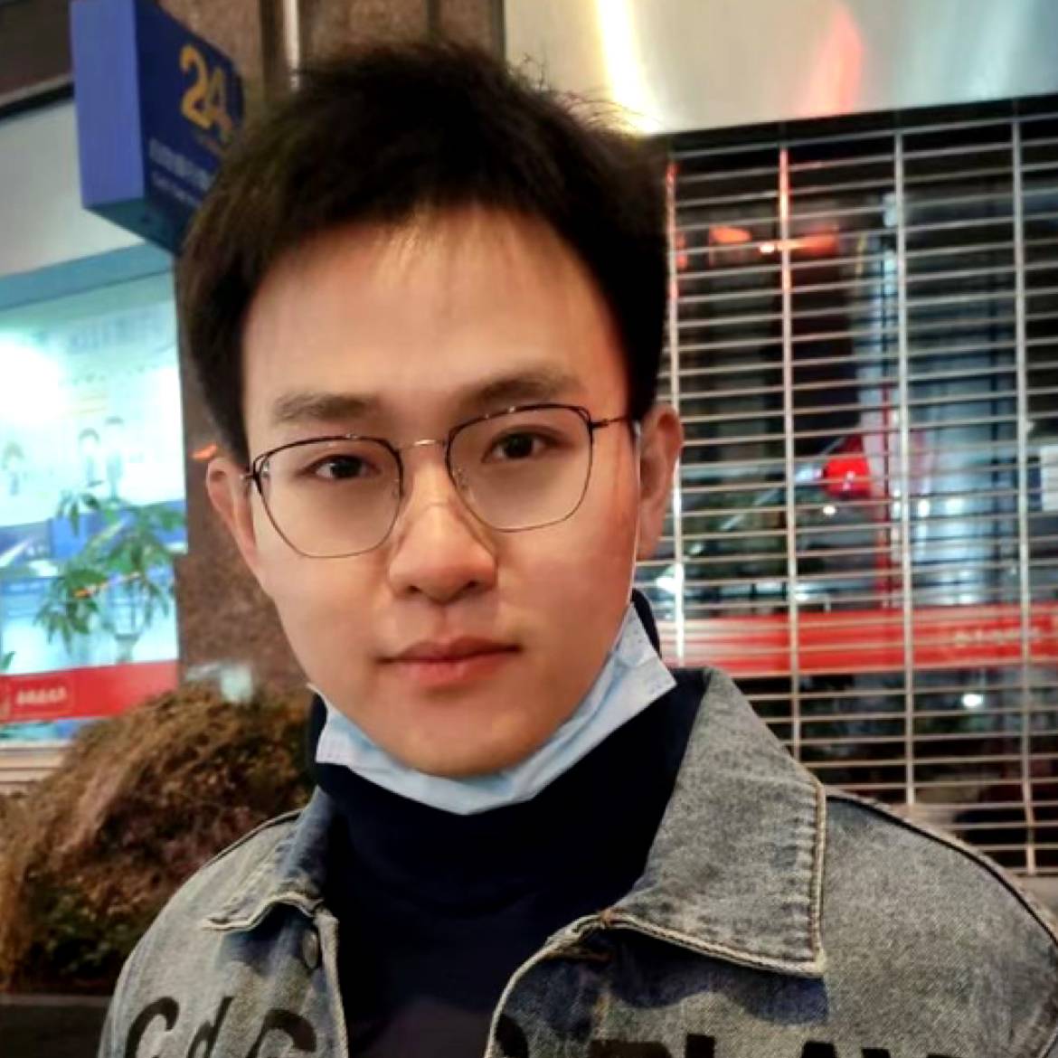 过客和爱笑的照片