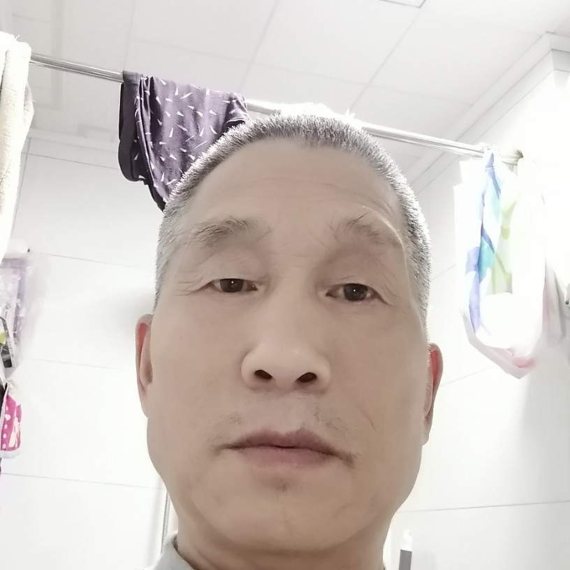 自行车等待着急的照片