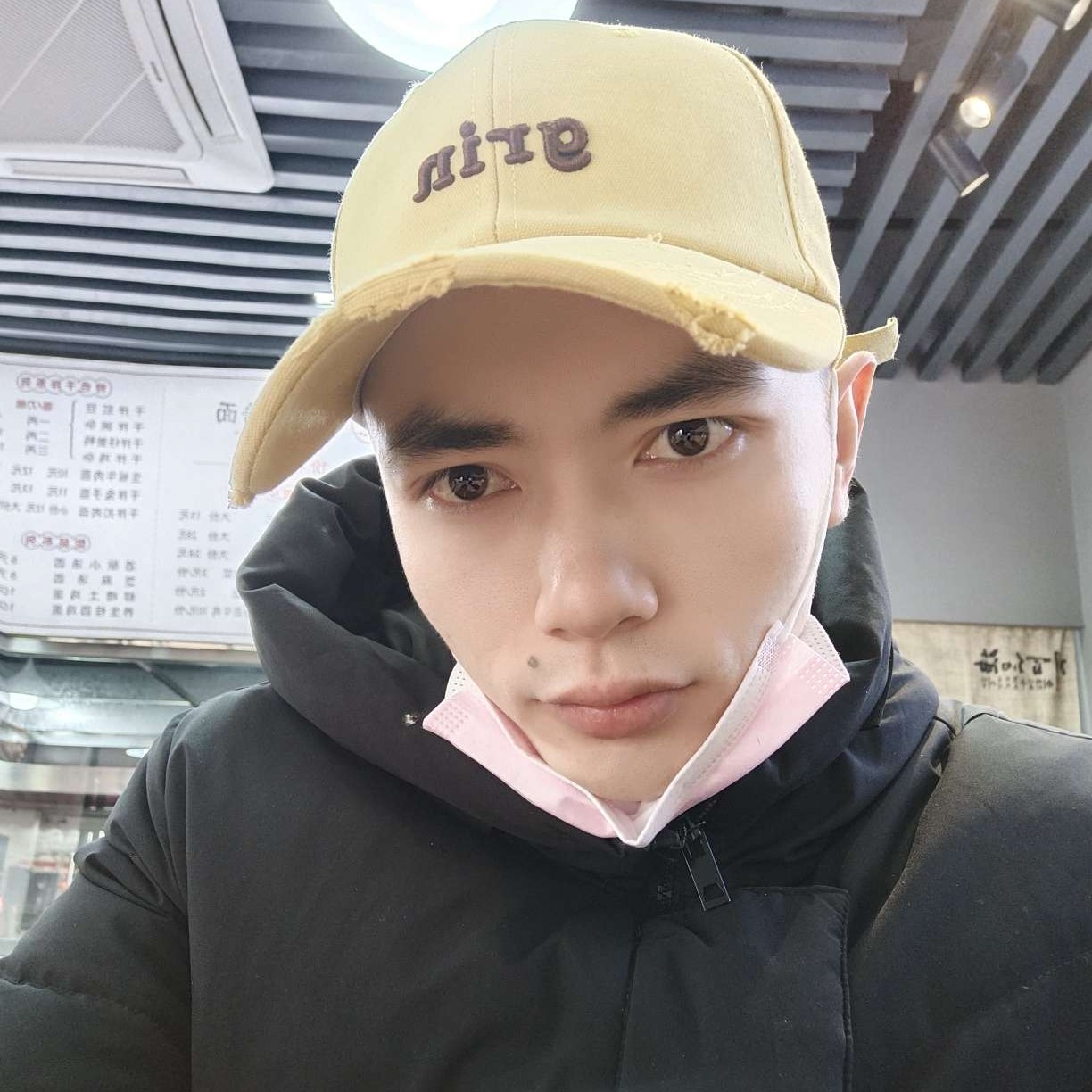红白汽泡的照片