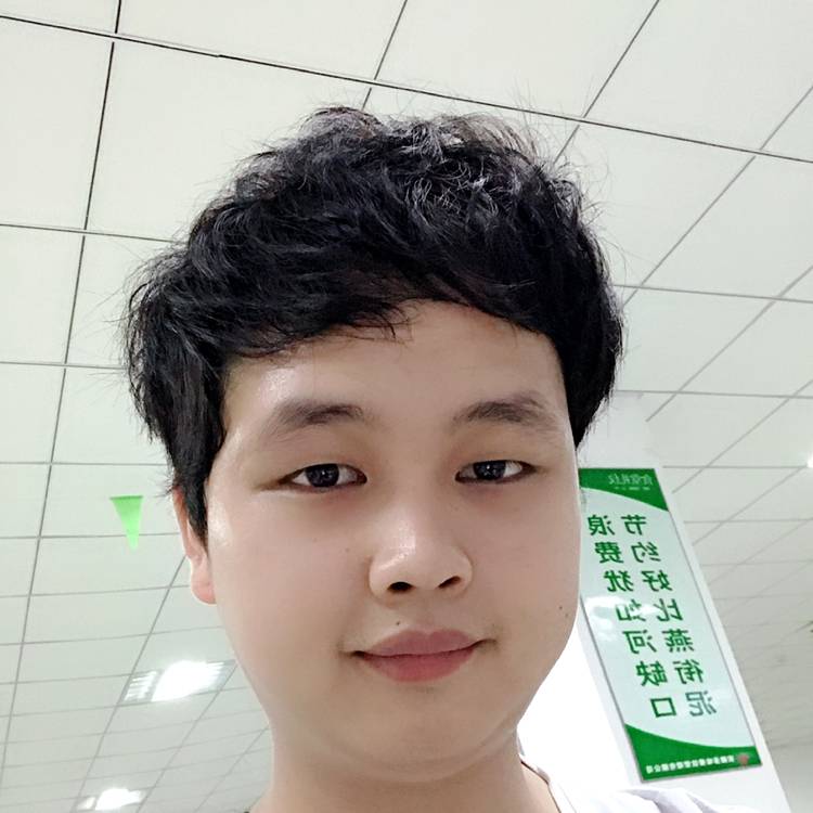亲爱的泪了小松鼠的照片