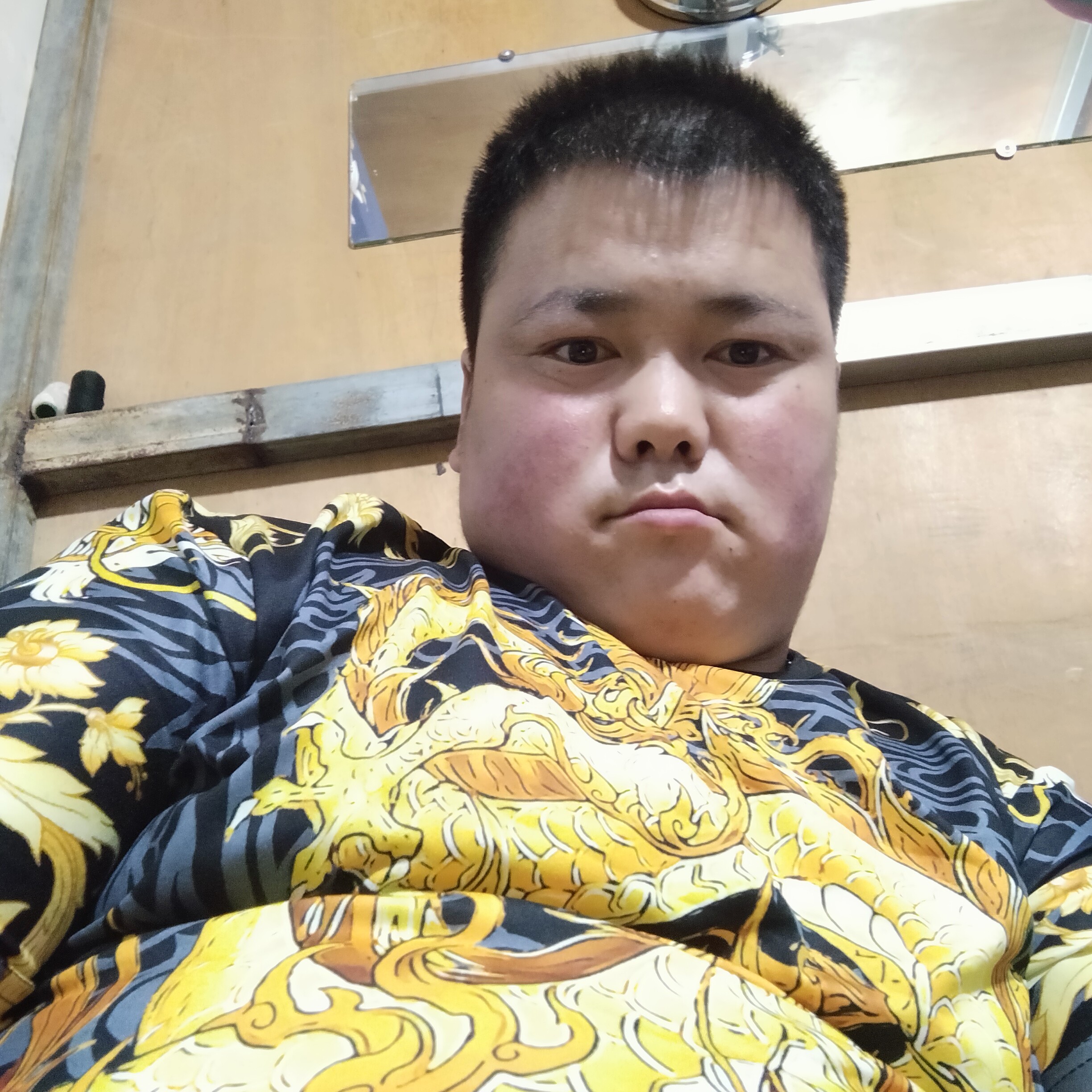 丝袜蹙眉激动的照片