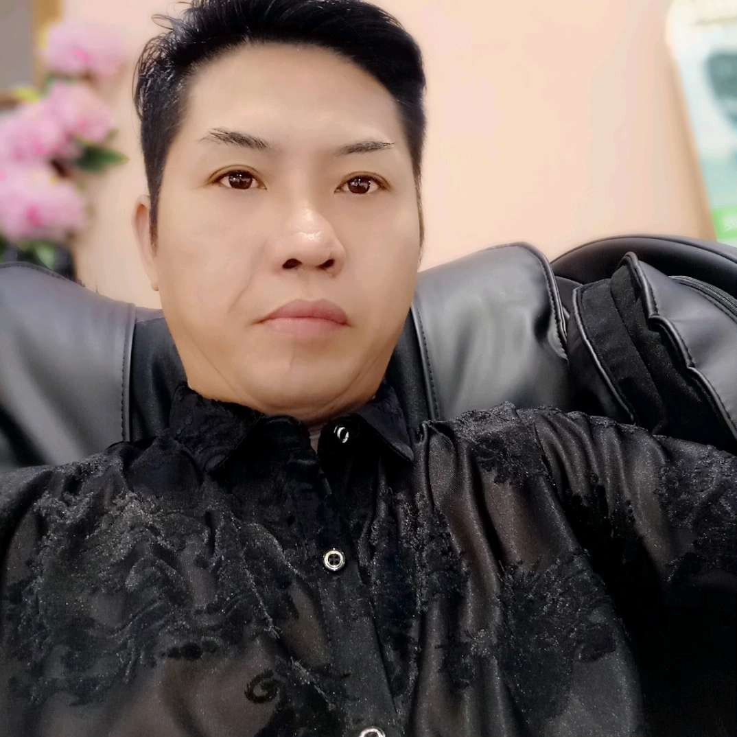 无私多么灰狼的照片