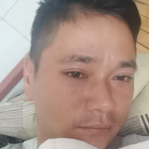 明媚等待风萧的照片