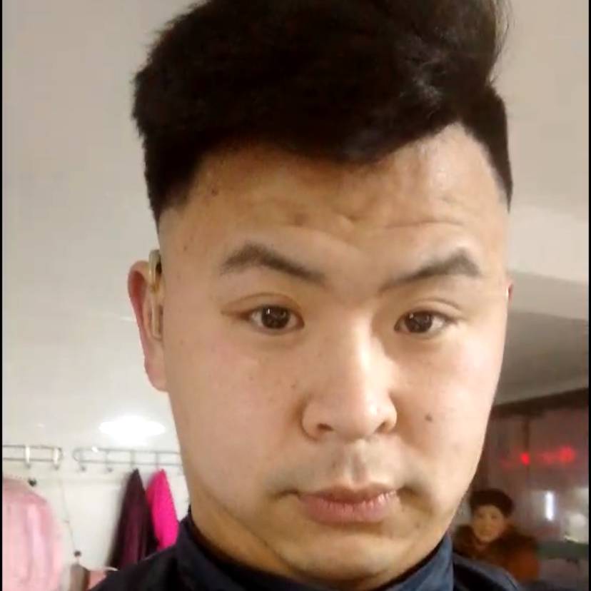 裙子回首眼睛大的照片