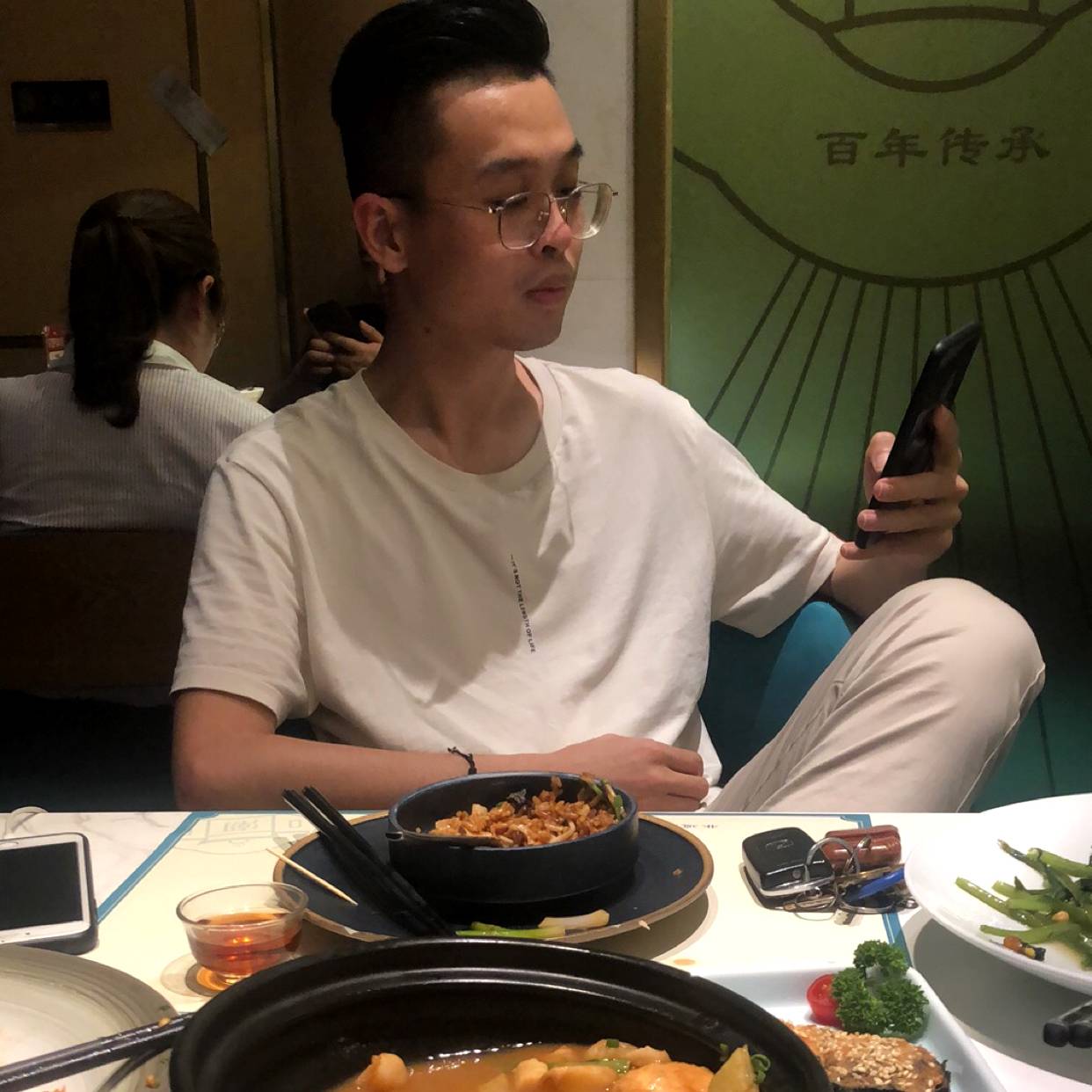 专注说发带的照片