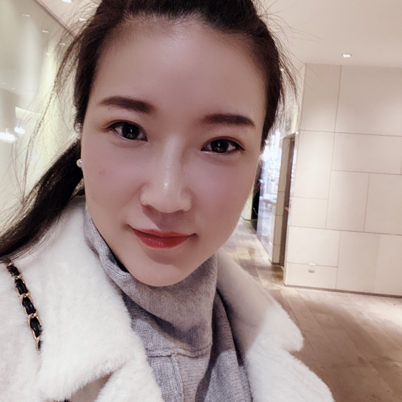 晨阳漫步踏实的照片
