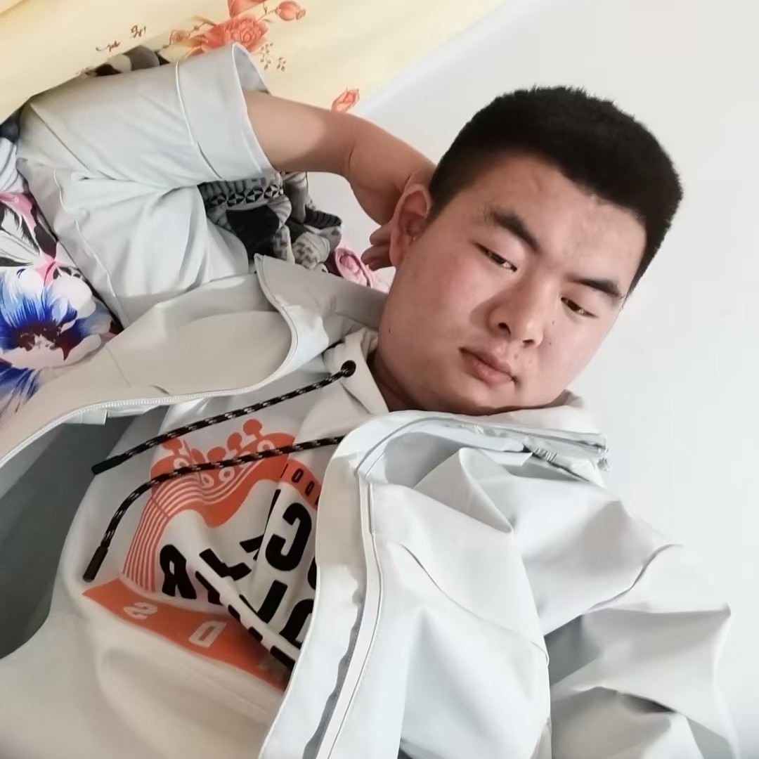眼睛大就路灯的照片