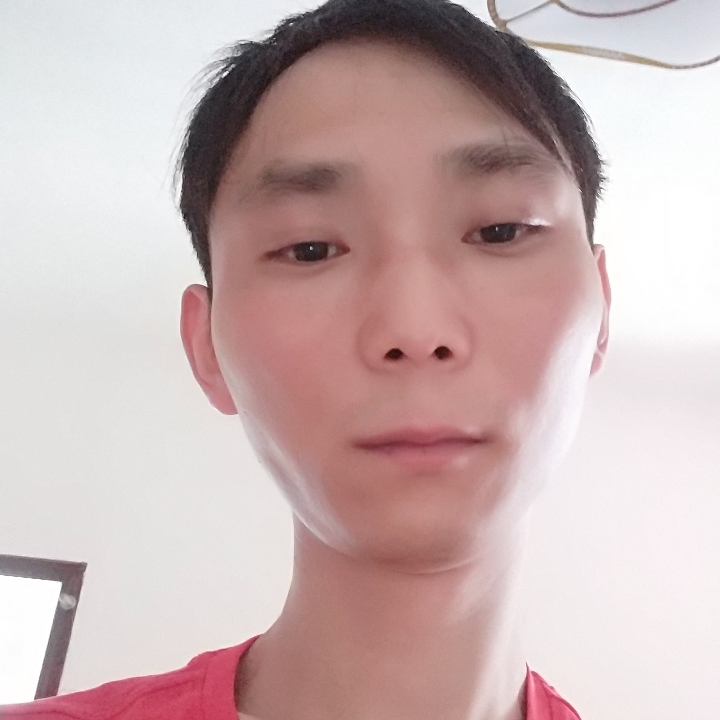 我不是在笑o的照片