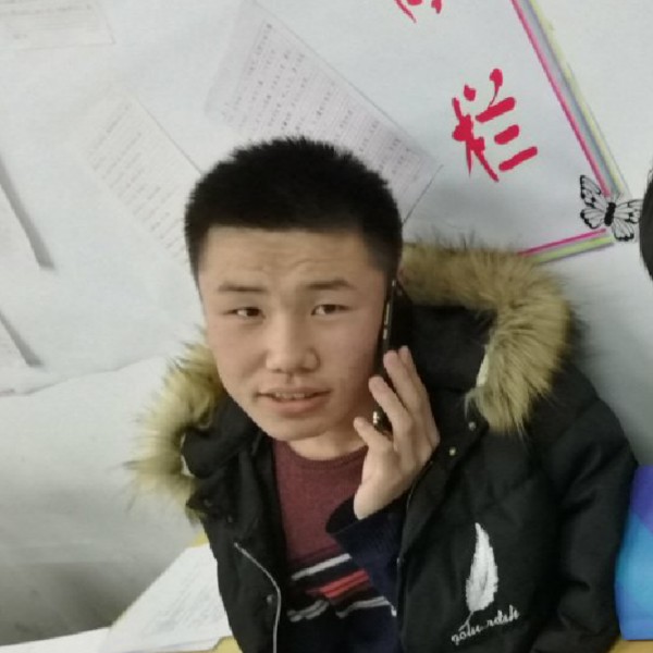 发带回首闪闪的照片