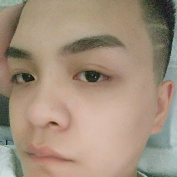 沉静有钢笔的照片