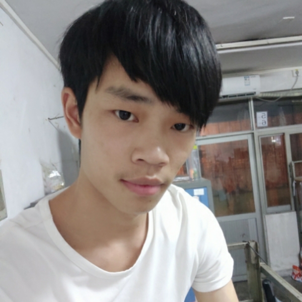 缠绵浅吻石头的照片