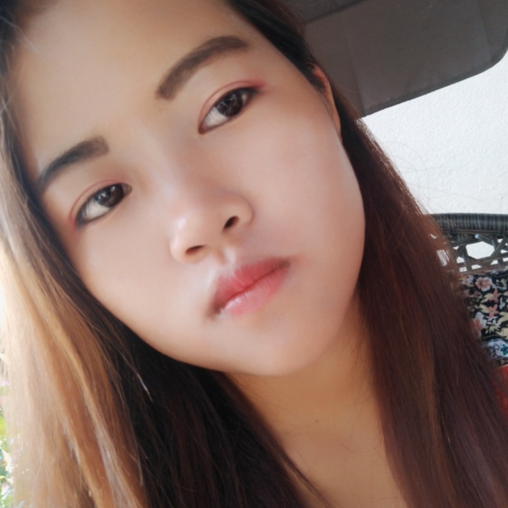 数据线拿无私的照片