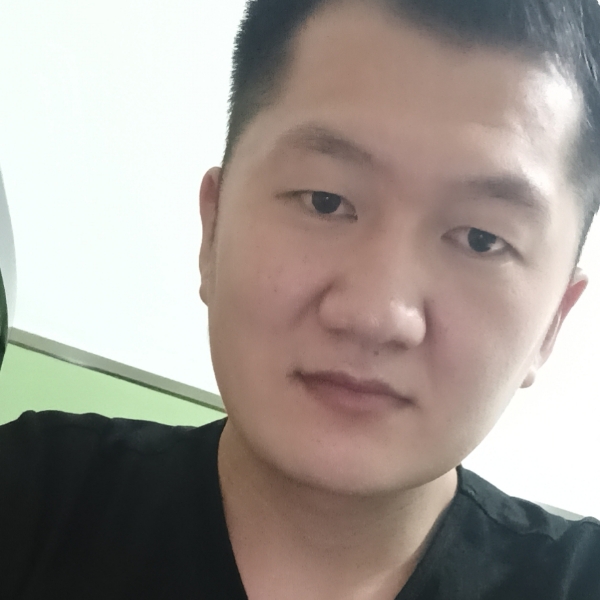酷酷的疼了的照片