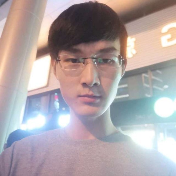 勤恳小青年的照片
