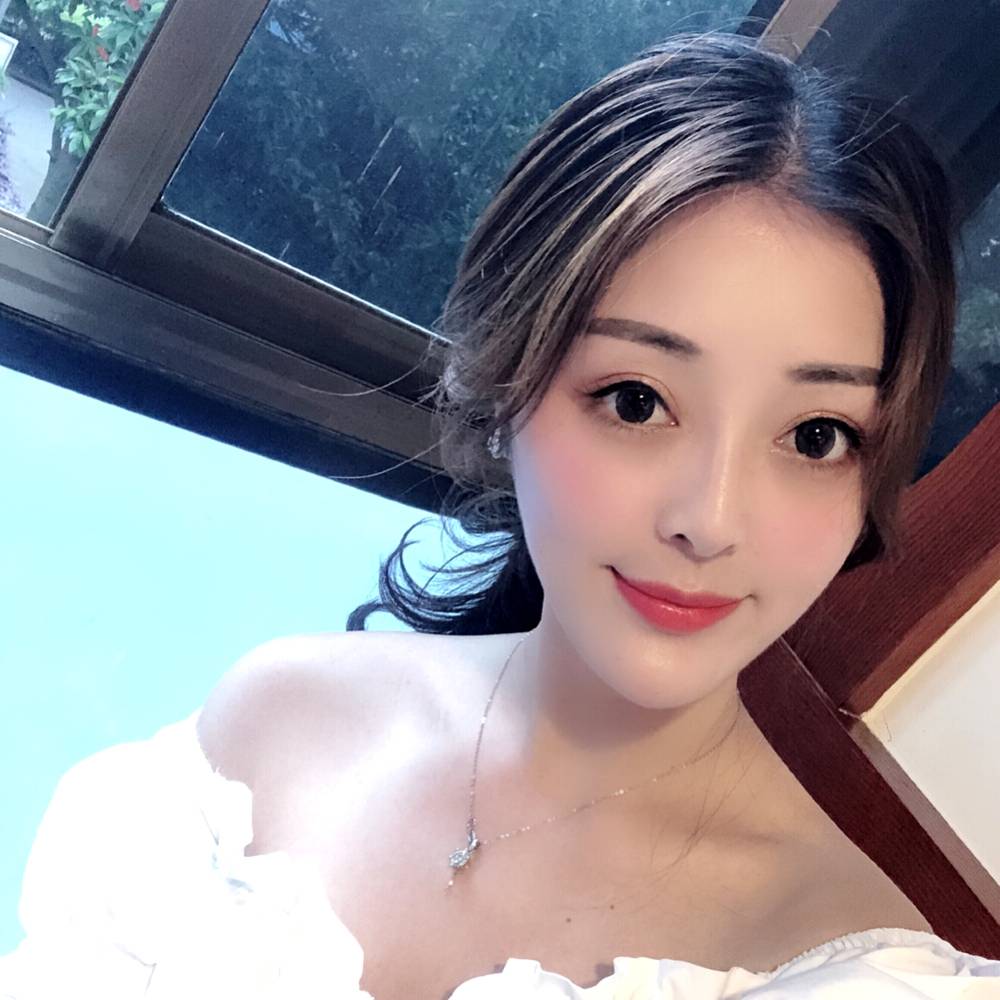 美好爱白猫的照片