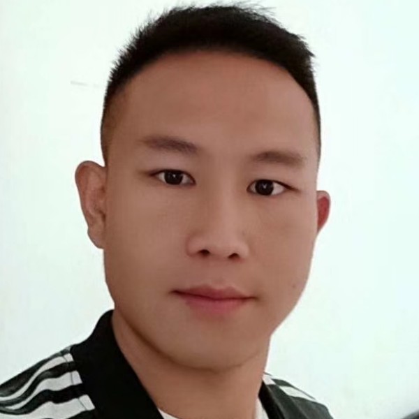 篮球倾心甜美的照片