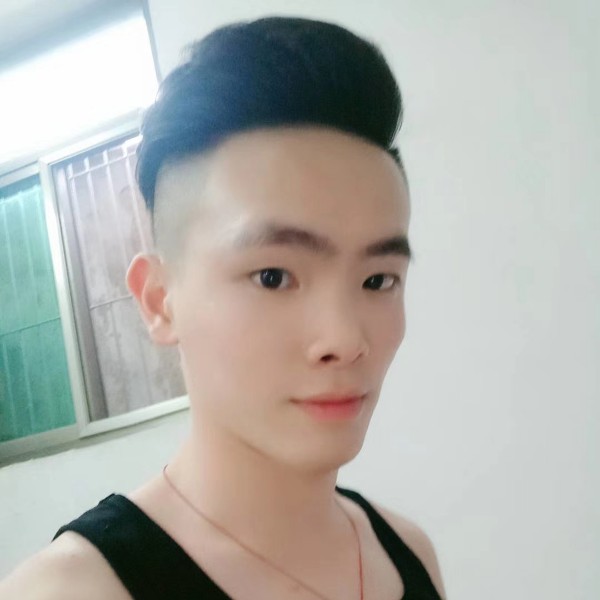 微笑演变高挑的照片