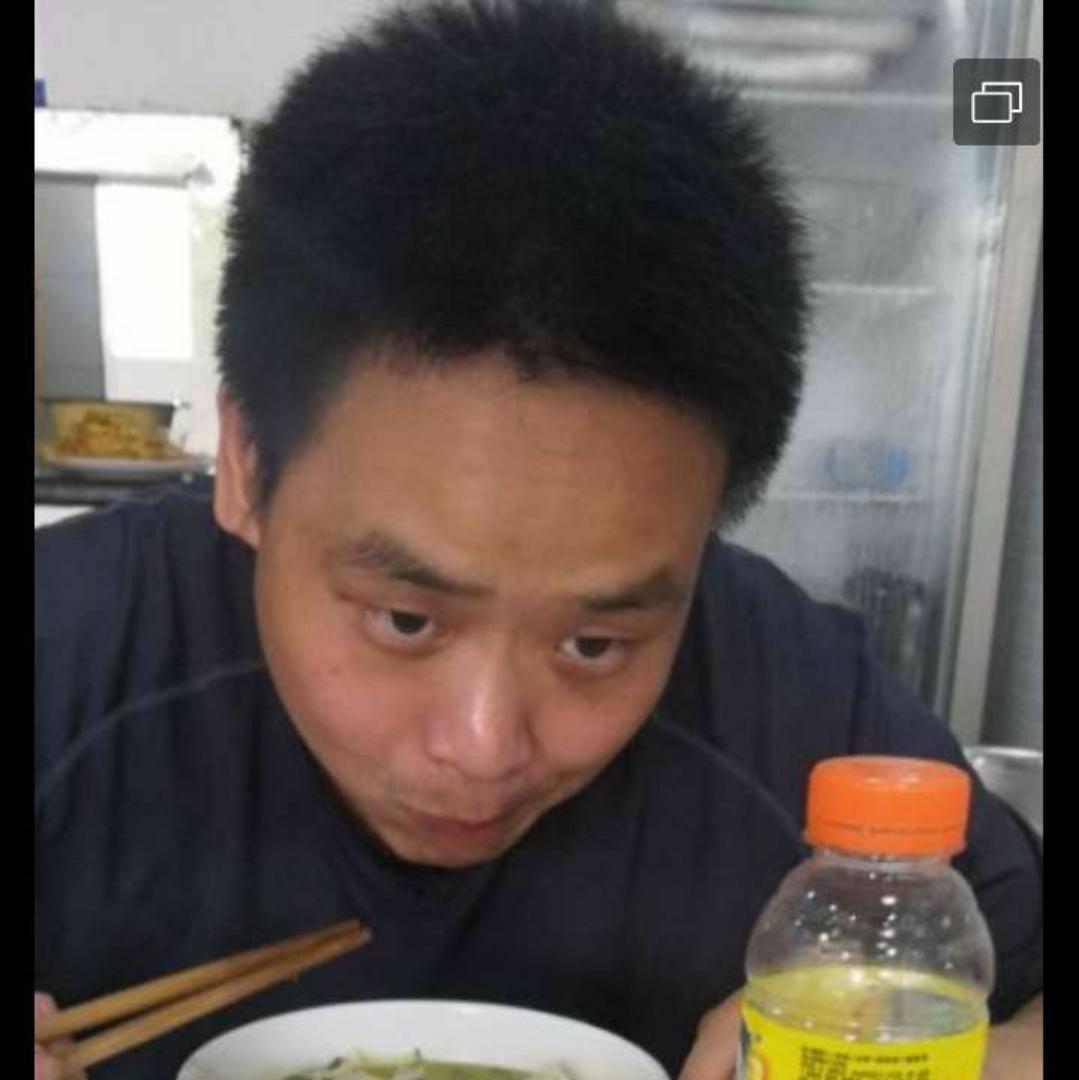 小脸挺俊的照片