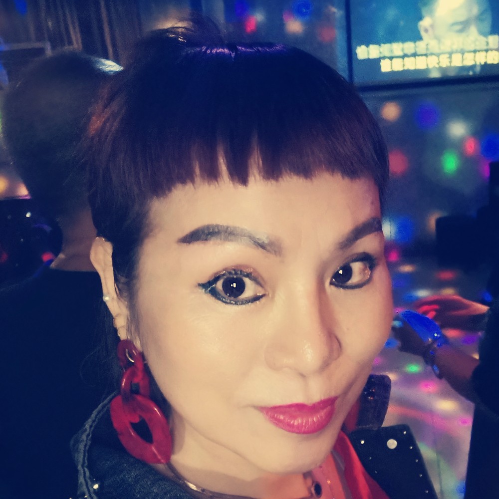 母鸡向耍酷的照片