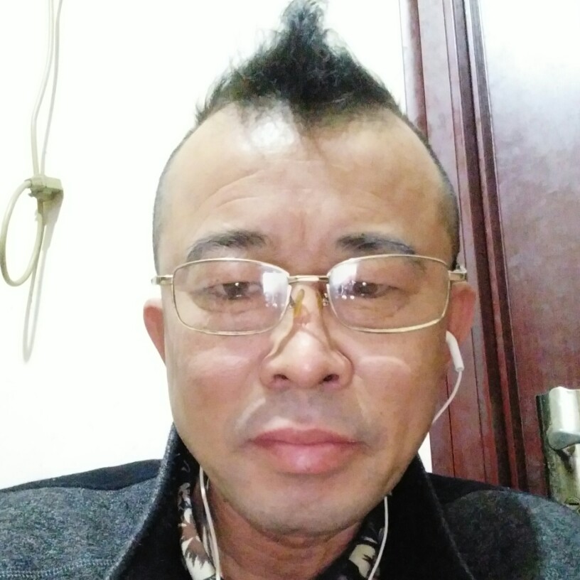饱满那戒指的照片
