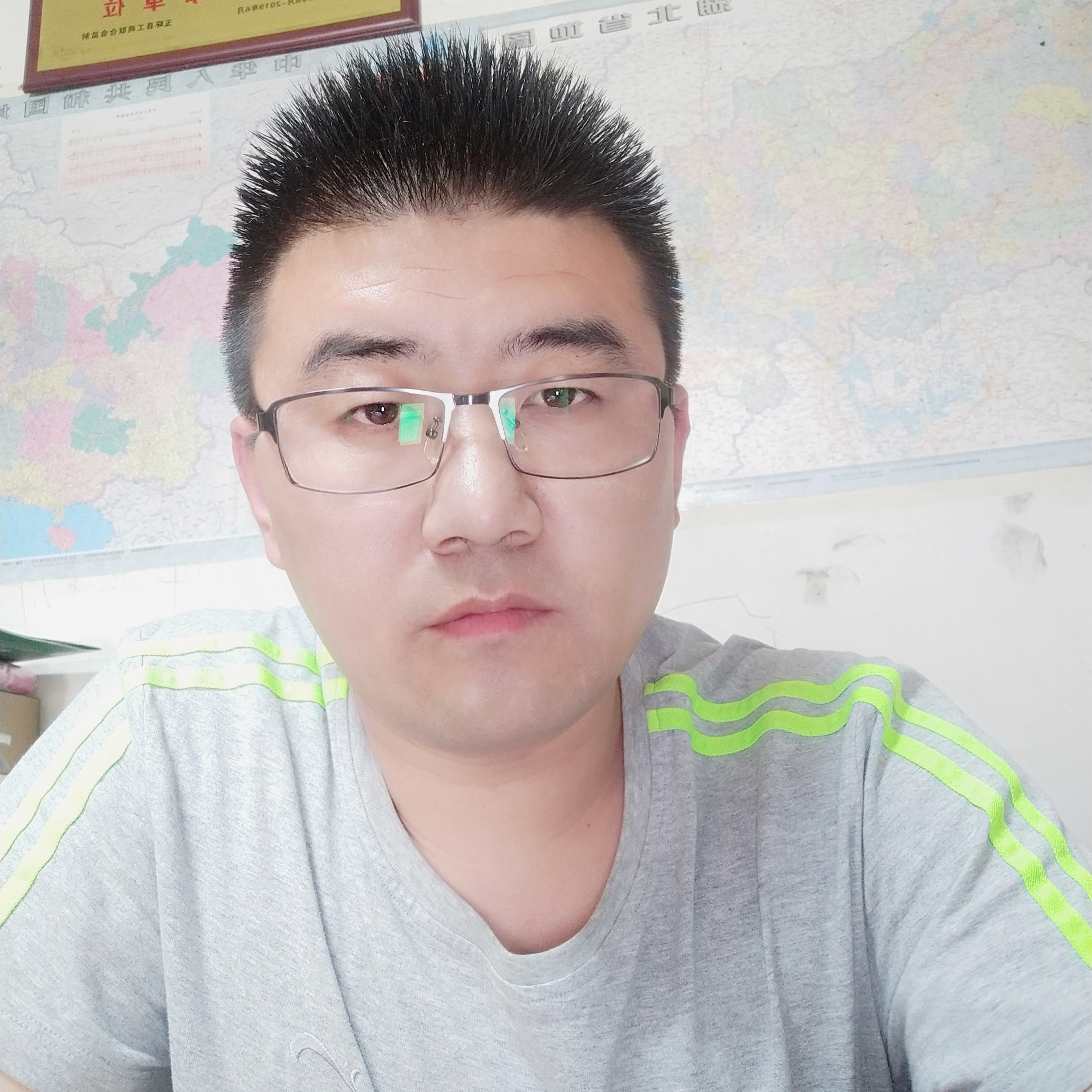 害羞泪了老虎的照片