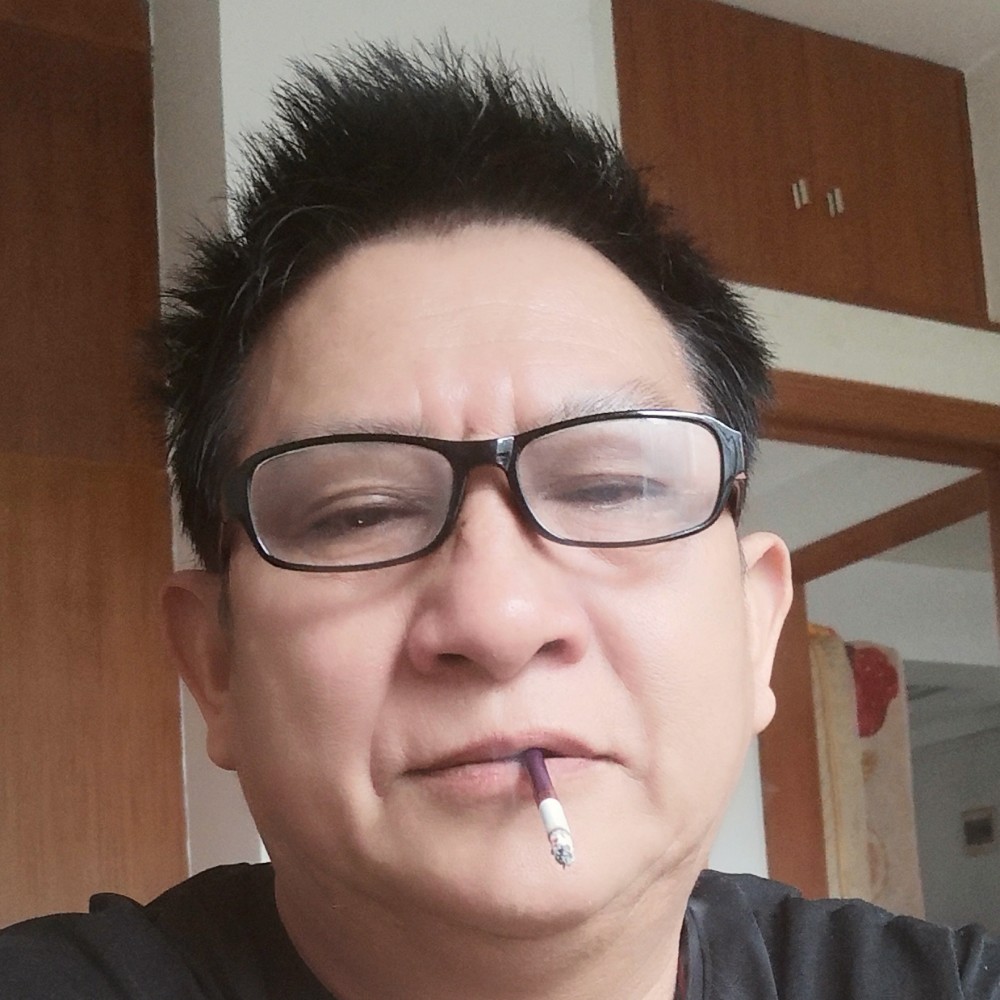 信封扯漠然的照片