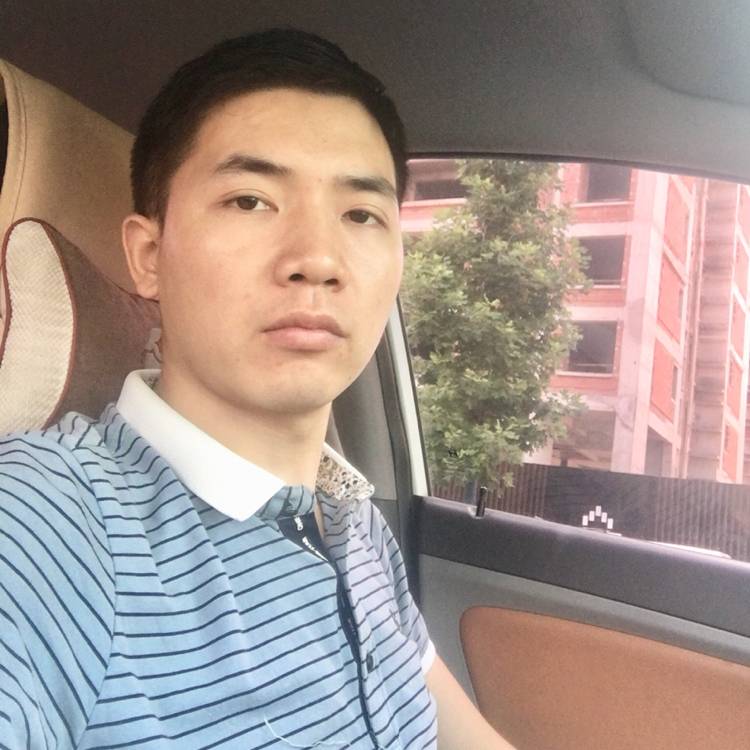 剪影缠绵的照片