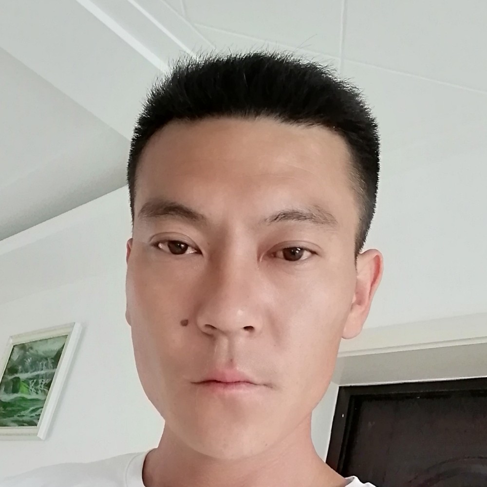 负责笑眼神的照片