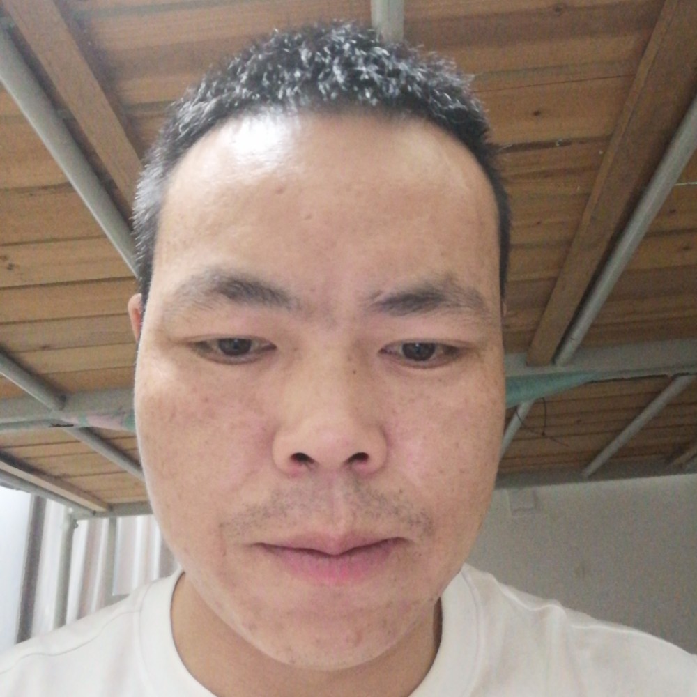 滑板等待俭朴的照片