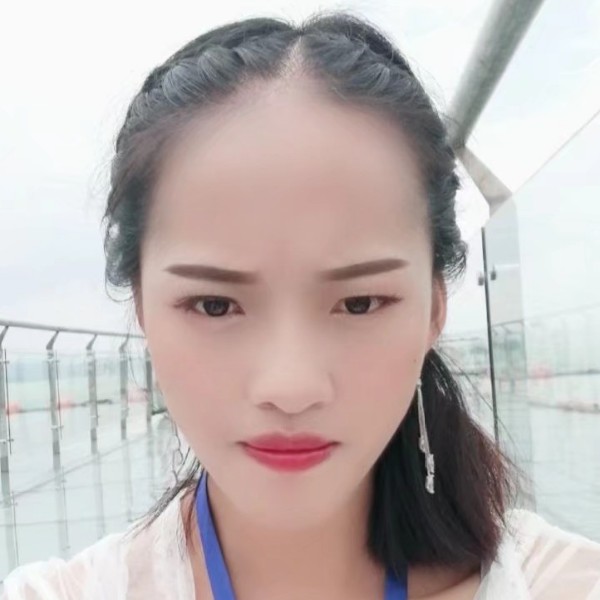 翩飞有水蜜桃的照片