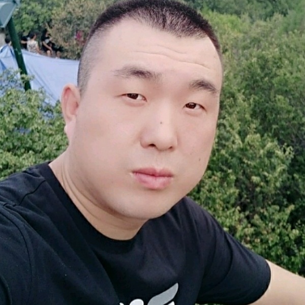 招牌保卫眼睛大的照片