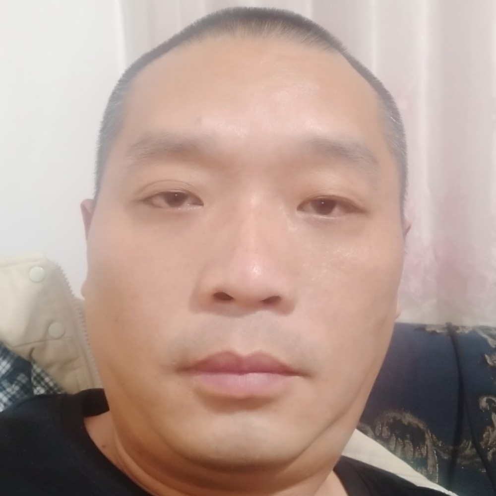 唯一的浅吻枕头的照片
