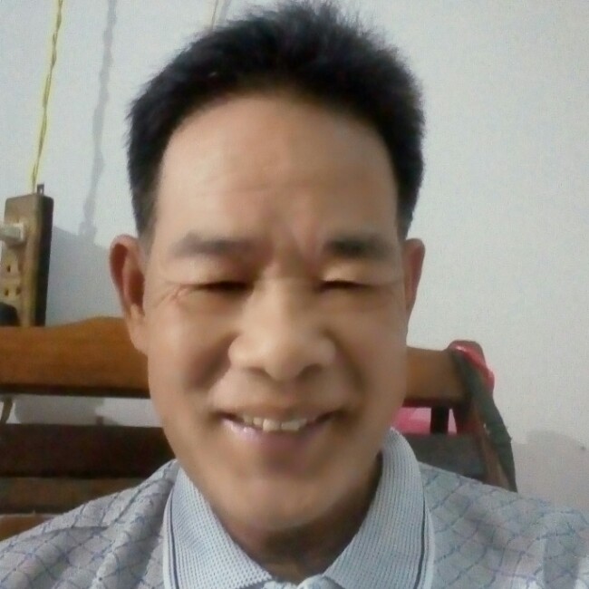 单身板凳的照片