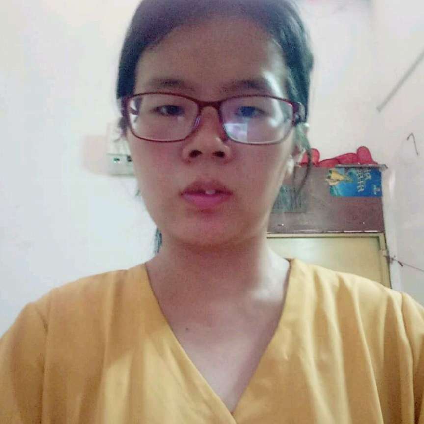 呆萌拿舒荷的照片