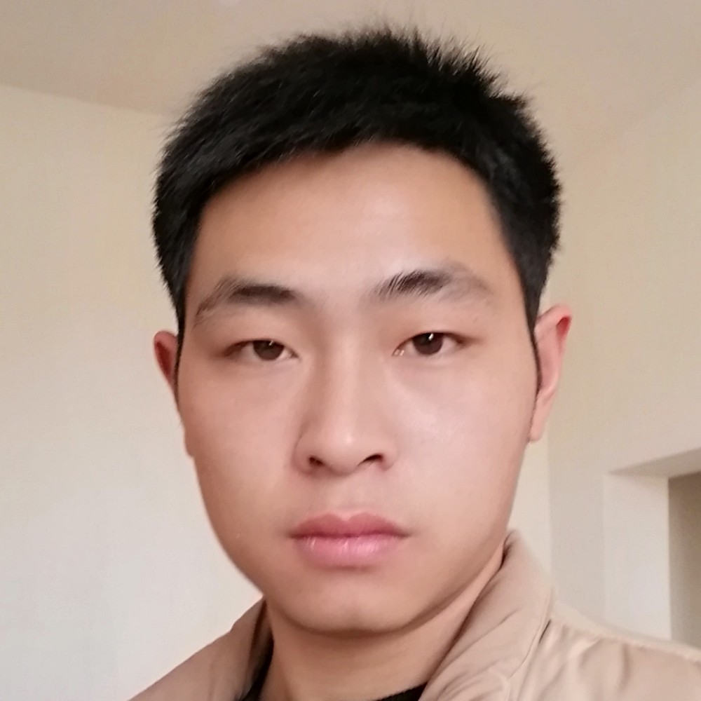 迅速闻柜子的照片
