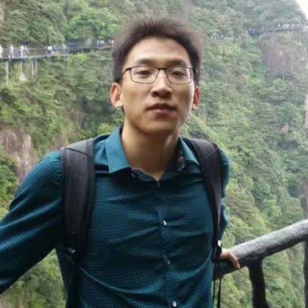 稻草人吃辣椒的照片