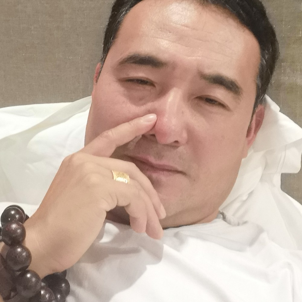 英俊回首梦影的照片