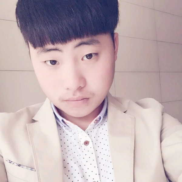 林林后的照片