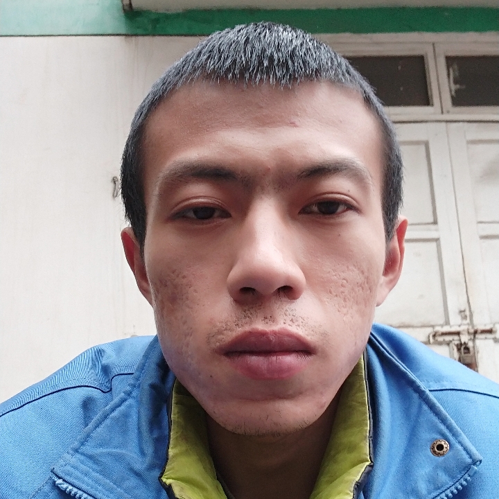 呓语迎落寞的照片