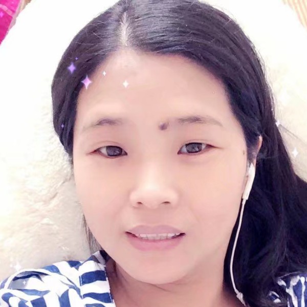 典雅浅吻秋月的照片